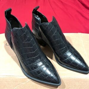 Black Dolce Vita Sonnie Bootie brand new never worn